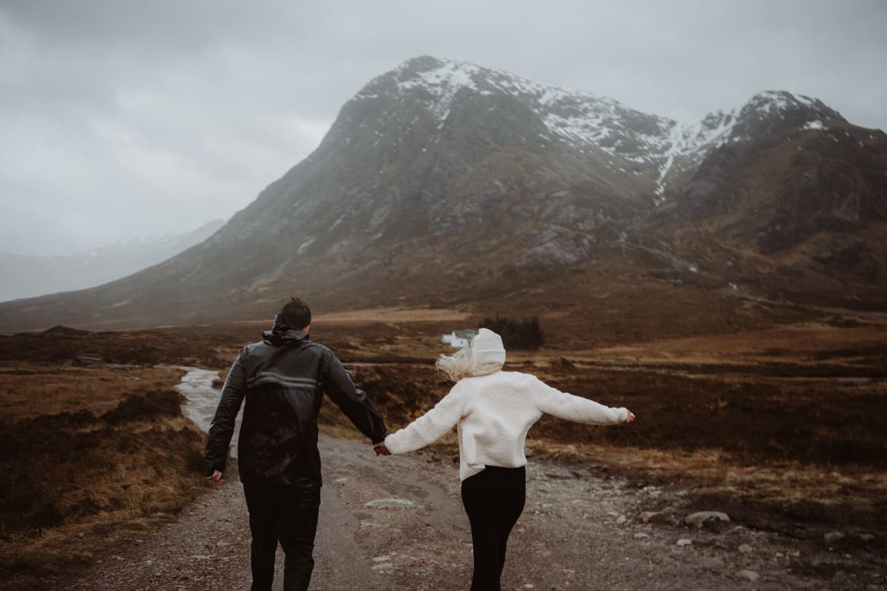 rainy couples photoshoot in glencoe scotland